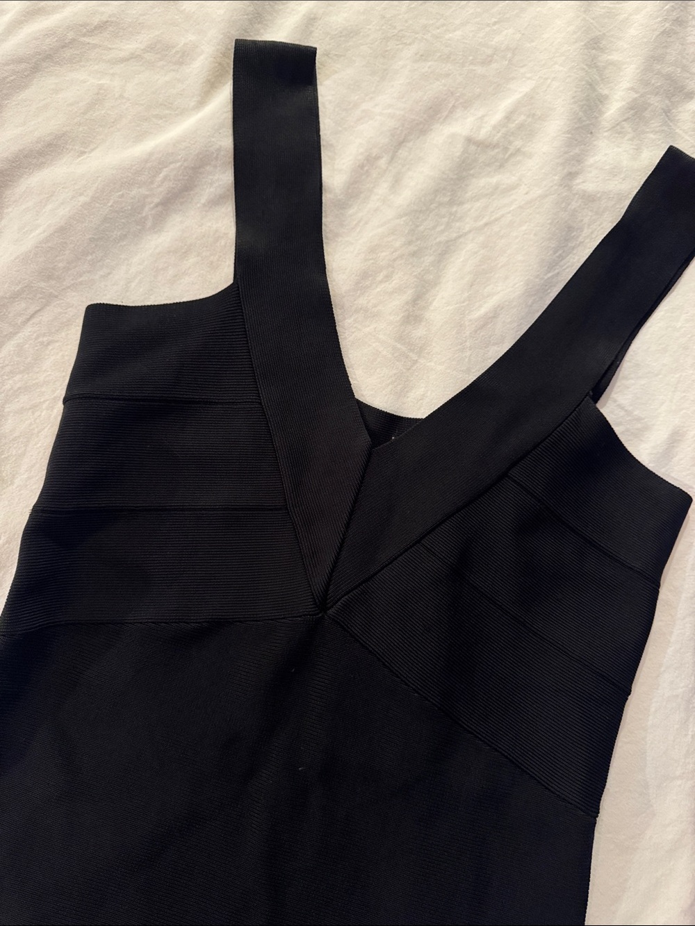 Women's Black V-Neck Sleeveless Dress